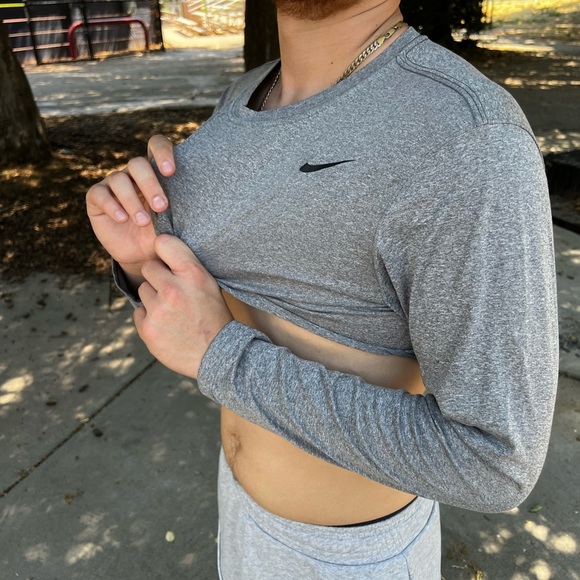 NIKE HALF SHIRT CROPPED CUT OFF BOTTOM FOOTBALL T CROP MEN DRI FIT WORKOUT SPORT - Picture 2 of 16